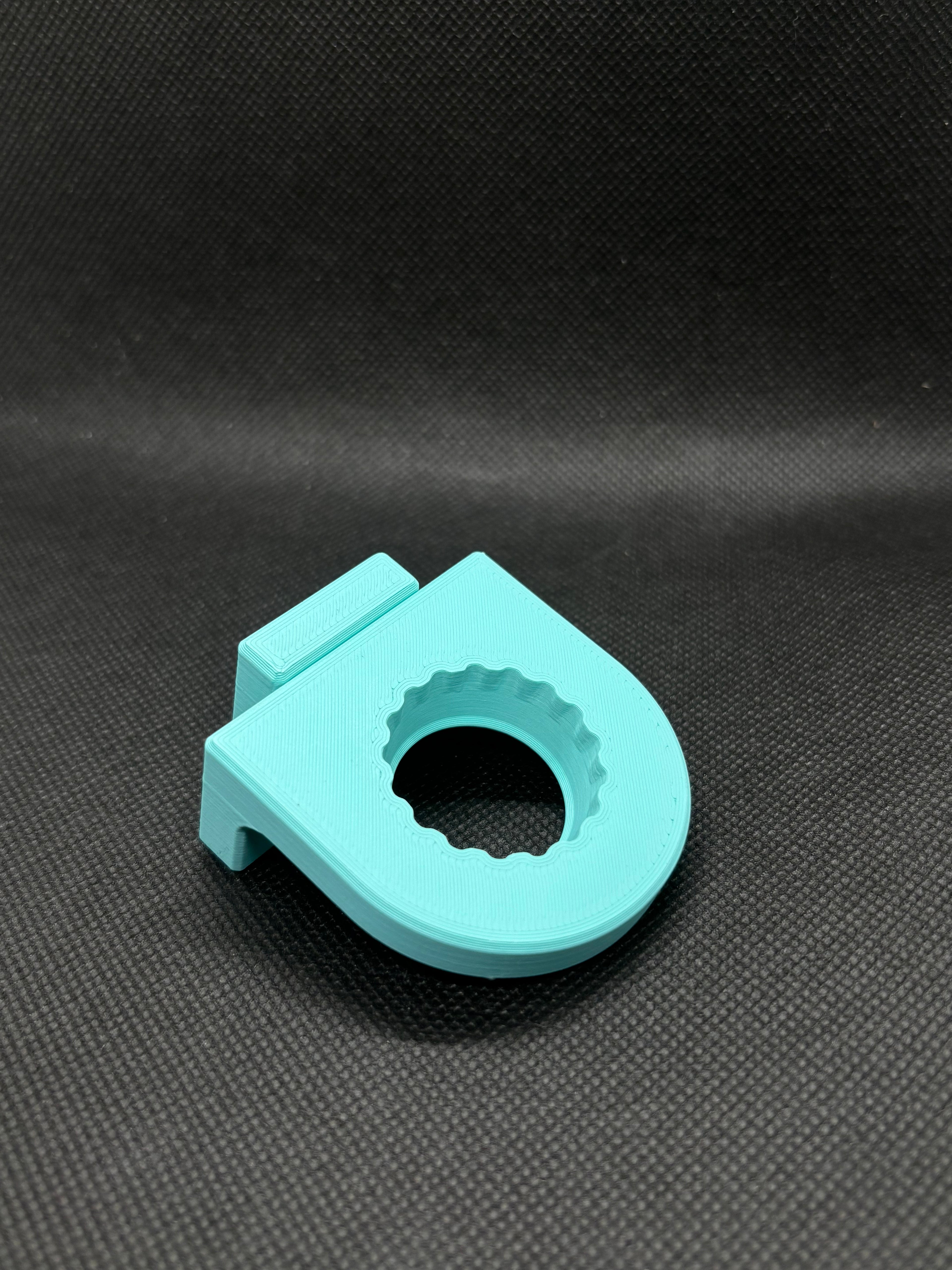 Magnetic Single Bottle Cap Feeding Ledge