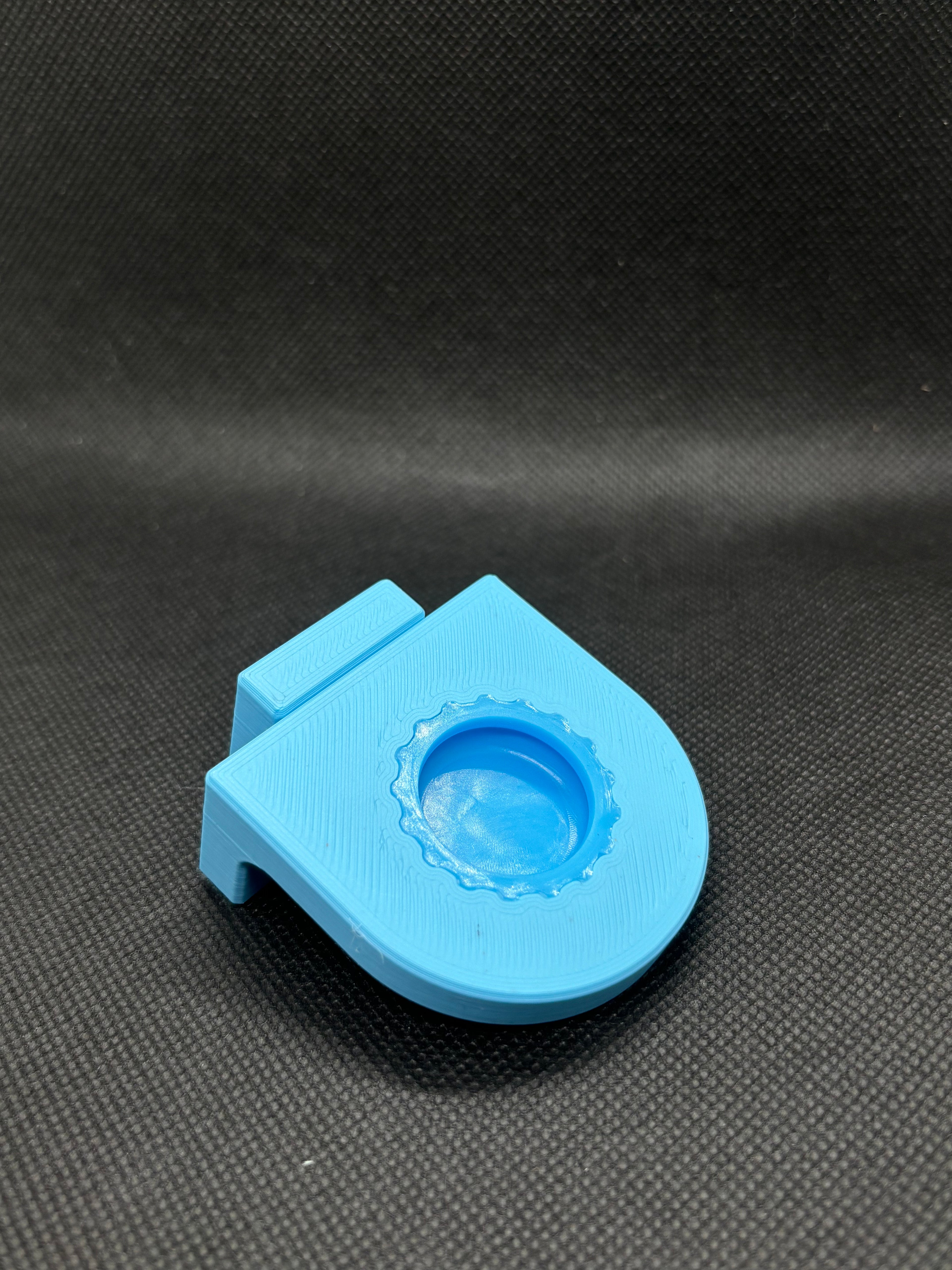 Magnetic Single Bottle Cap Feeding Ledge w/ Cap