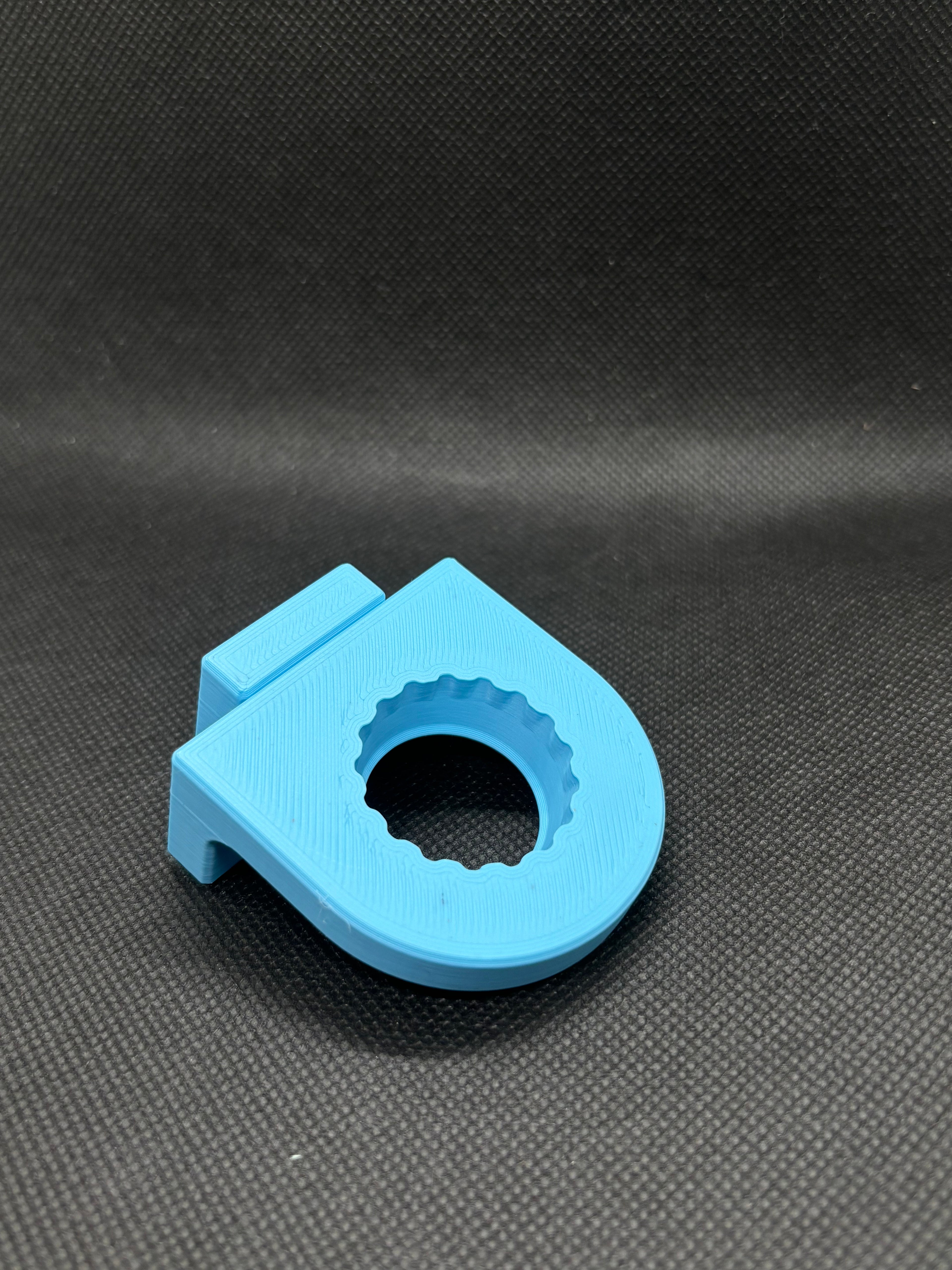 Magnetic Single Bottle Cap Feeding Ledge