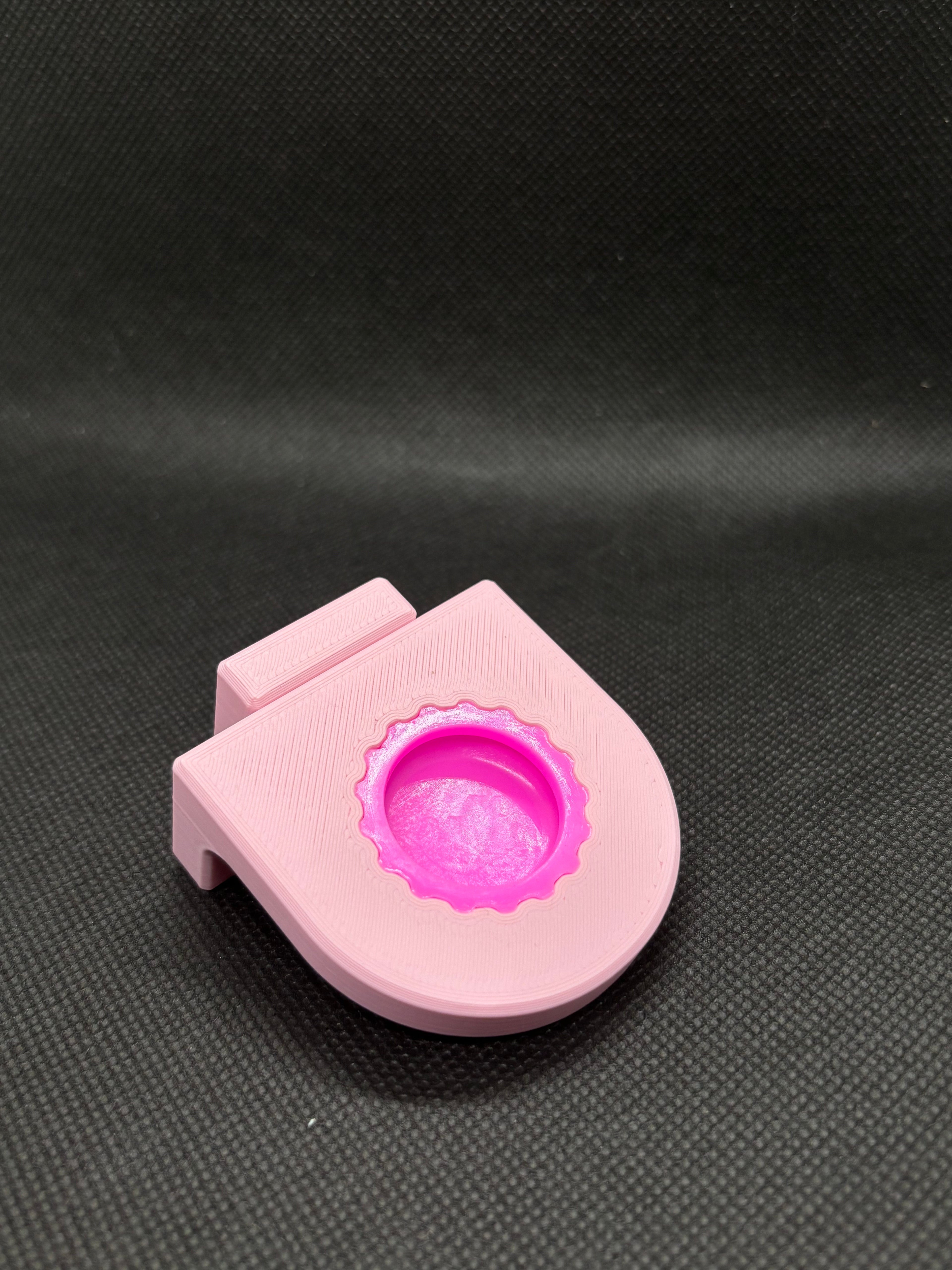 Magnetic Single Bottle Cap Feeding Ledge w/ Cap