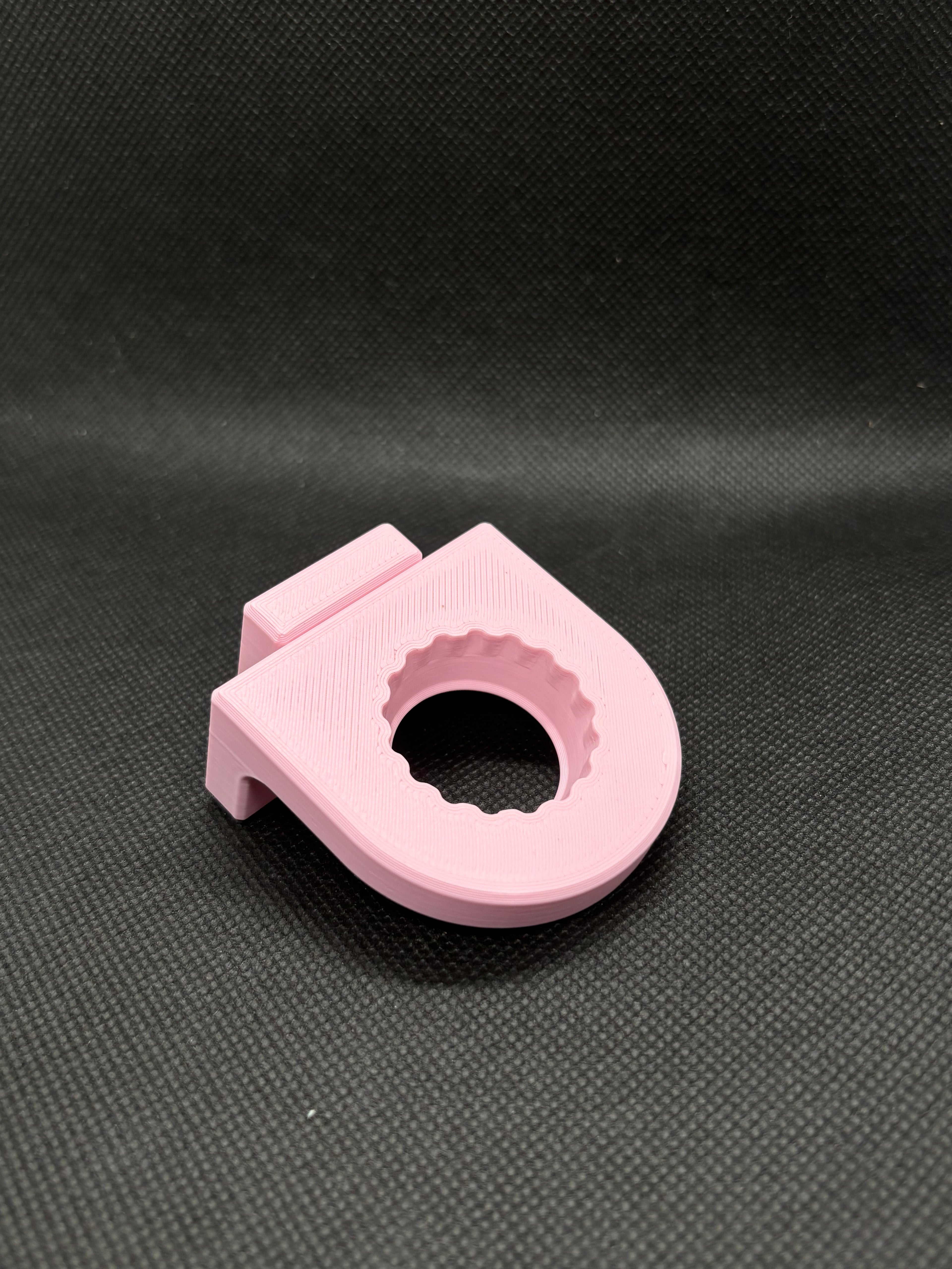 Magnetic Single Bottle Cap Feeding Ledge