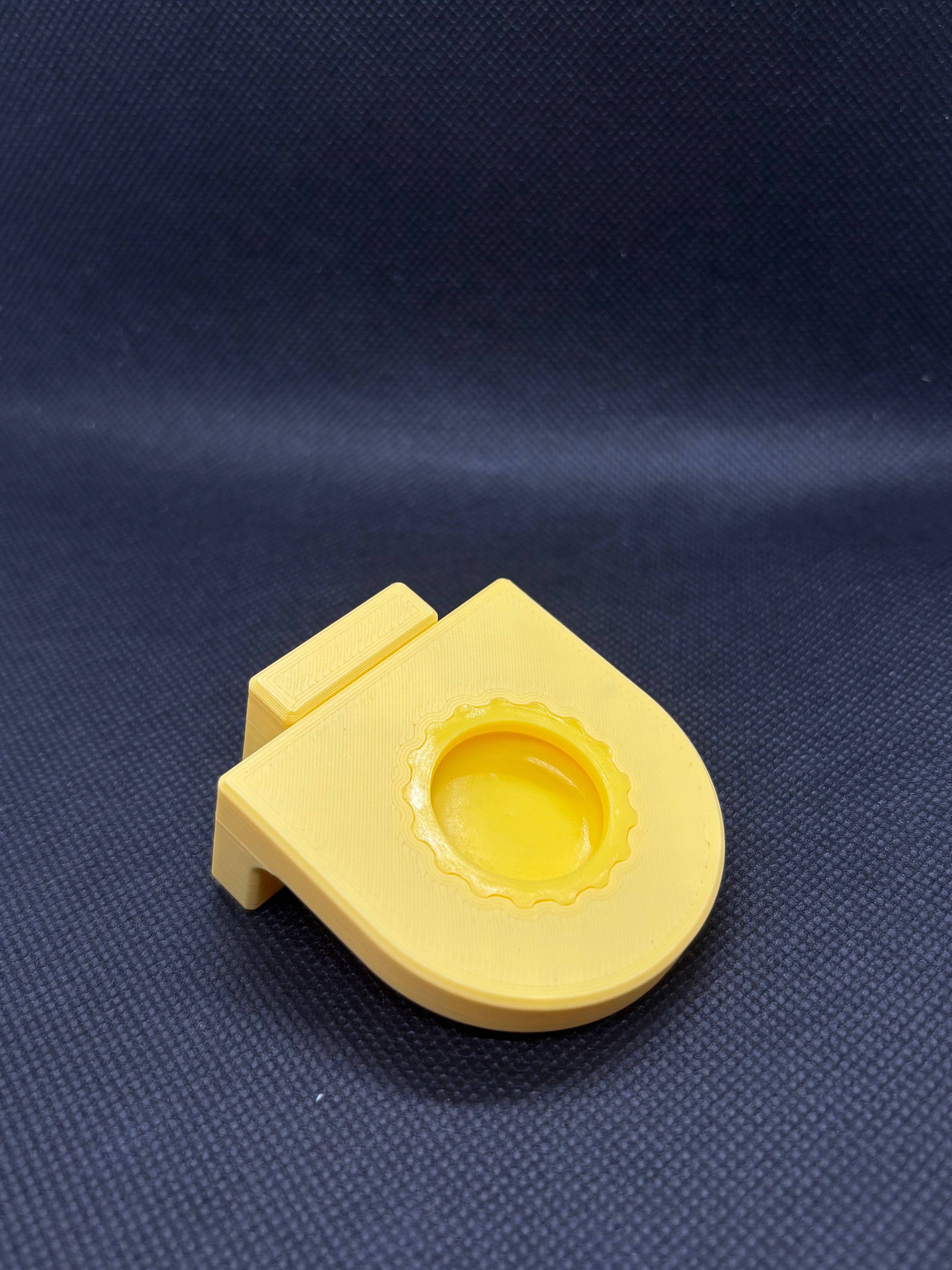 Magnetic Single Bottle Cap Feeding Ledge w/ Cap