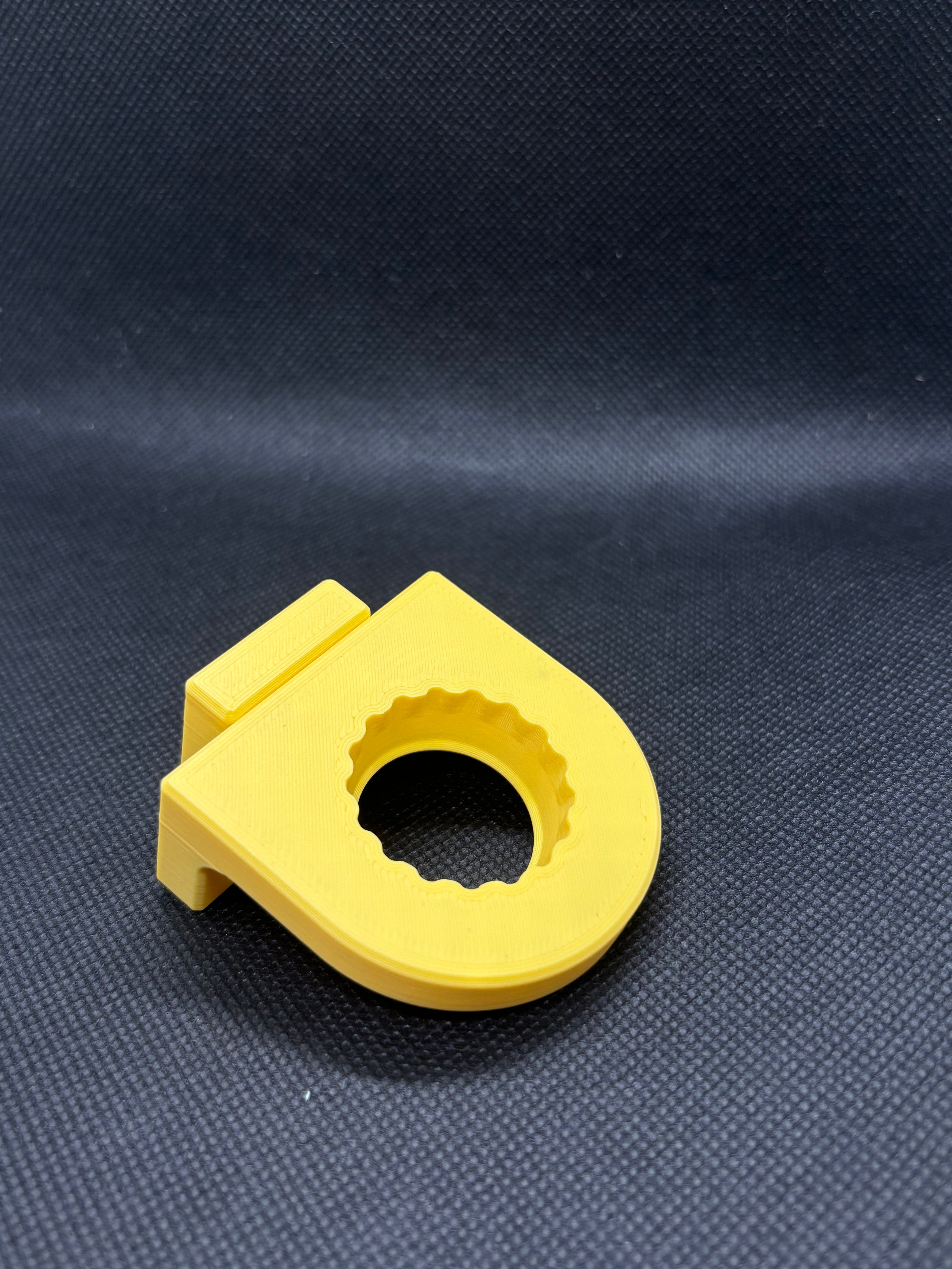 Magnetic Single Bottle Cap Feeding Ledge