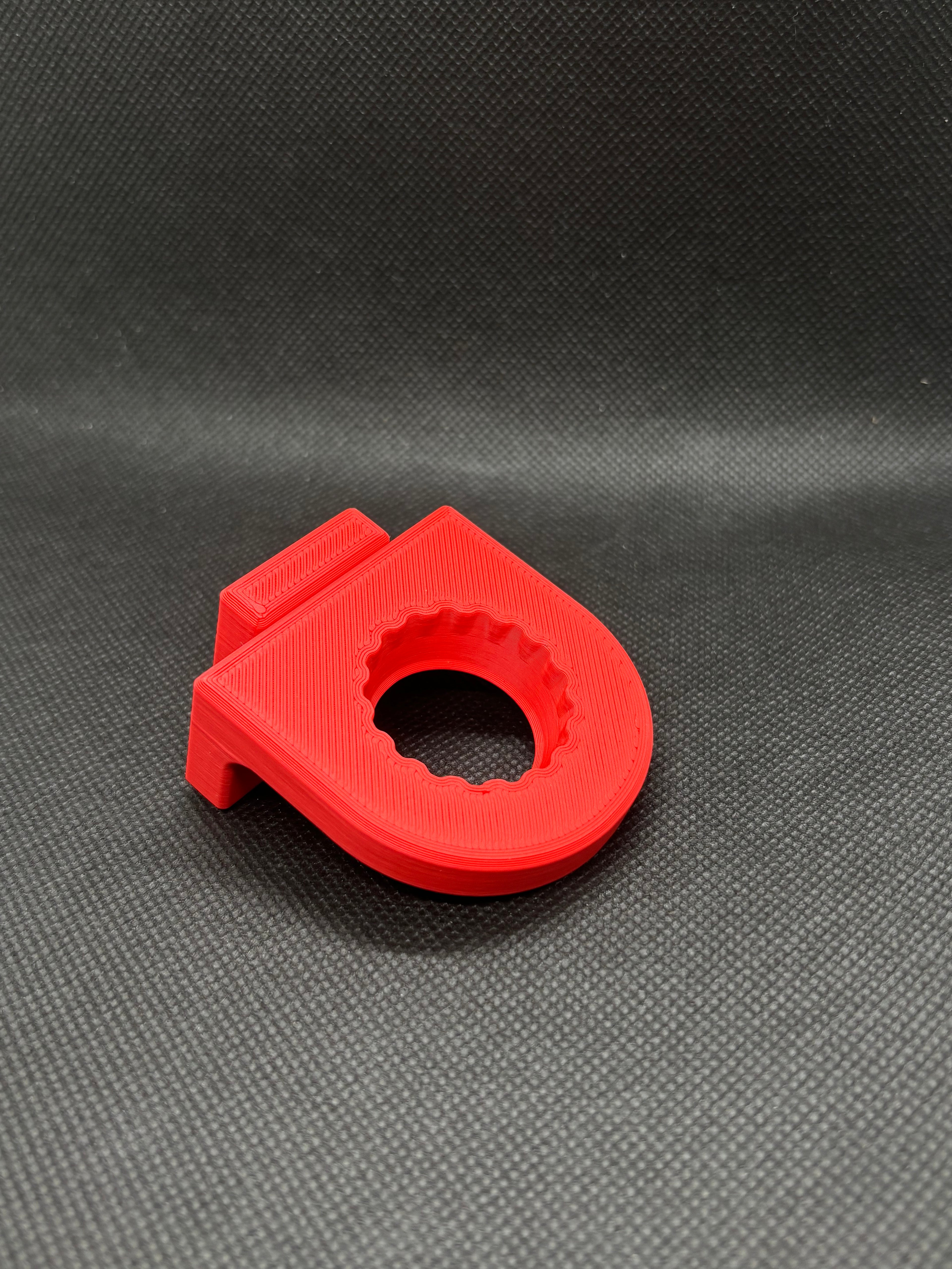 Magnetic Single Bottle Cap Feeding Ledge